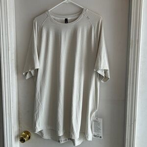 Lululemon Men’s License to Train Short-Sleeve Shirt NWT sz XXL